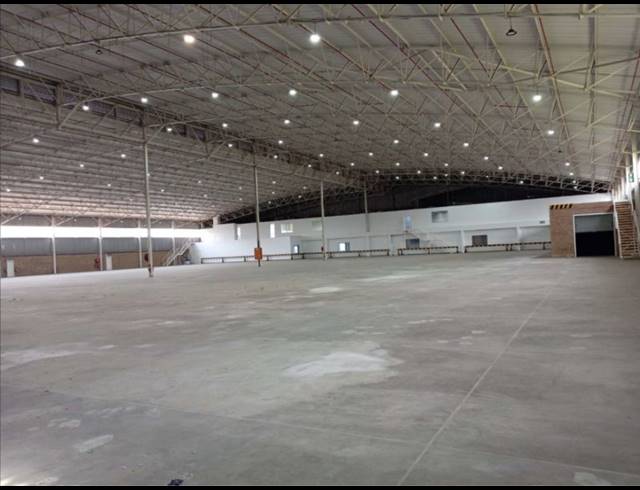 7,671M² WAREHOUSE TO LET IN LONGMEADOW